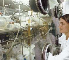 Alpha facility and laboratory for transuranian elements analysis and reprocessing studies - Marcoule © CEA/T.Foulon