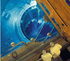 Fuel handling in vessel © P. Pauquet