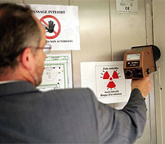 Dose rate check using a babyline at the CHU Henri Mondor University hospital in Crteil - August 2008