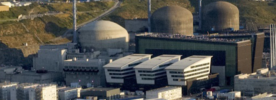 Vue de la mer de la centrale EPR de Flamanville